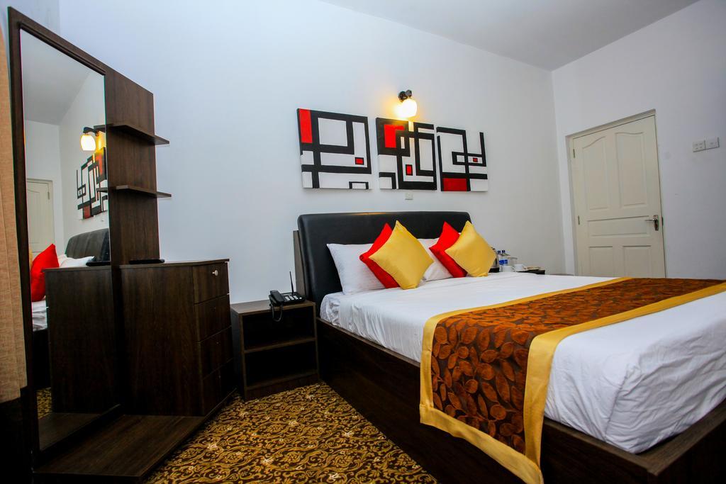 La Cottage Boutique Hotel & Restaurant นูวาราเอลิยา ภายนอก รูปภาพ