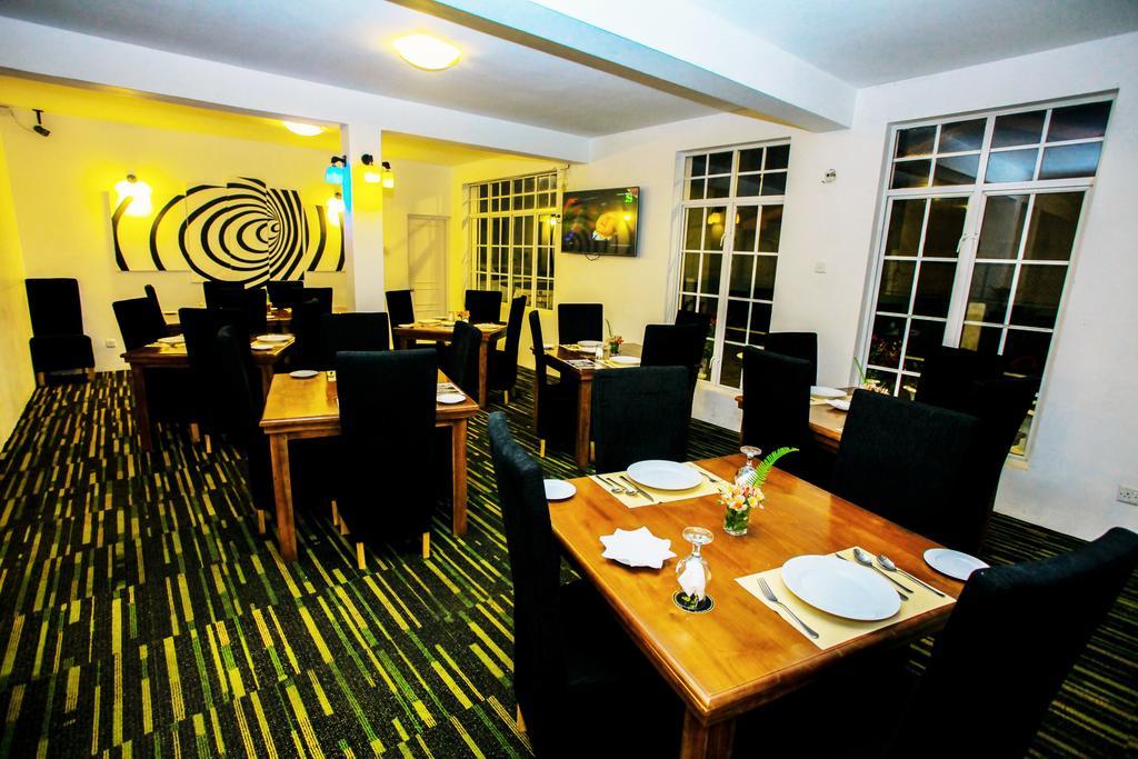 La Cottage Boutique Hotel & Restaurant นูวาราเอลิยา ภายนอก รูปภาพ