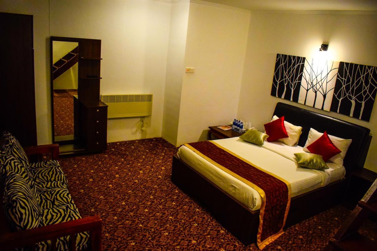 La Cottage Boutique Hotel & Restaurant นูวาราเอลิยา ภายนอก รูปภาพ