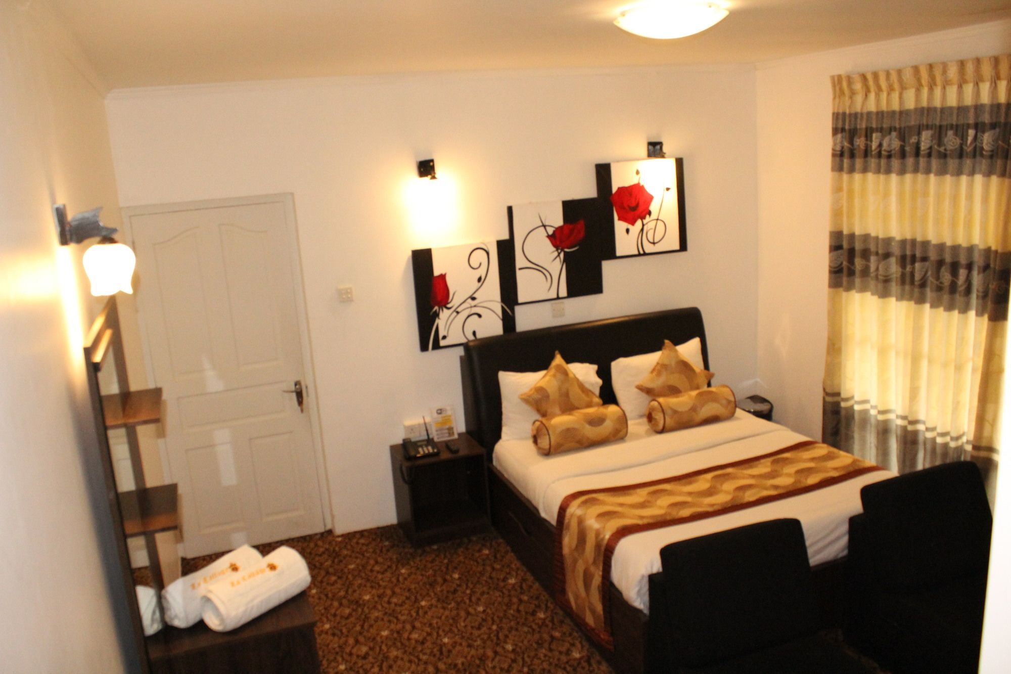 La Cottage Boutique Hotel & Restaurant นูวาราเอลิยา ภายนอก รูปภาพ