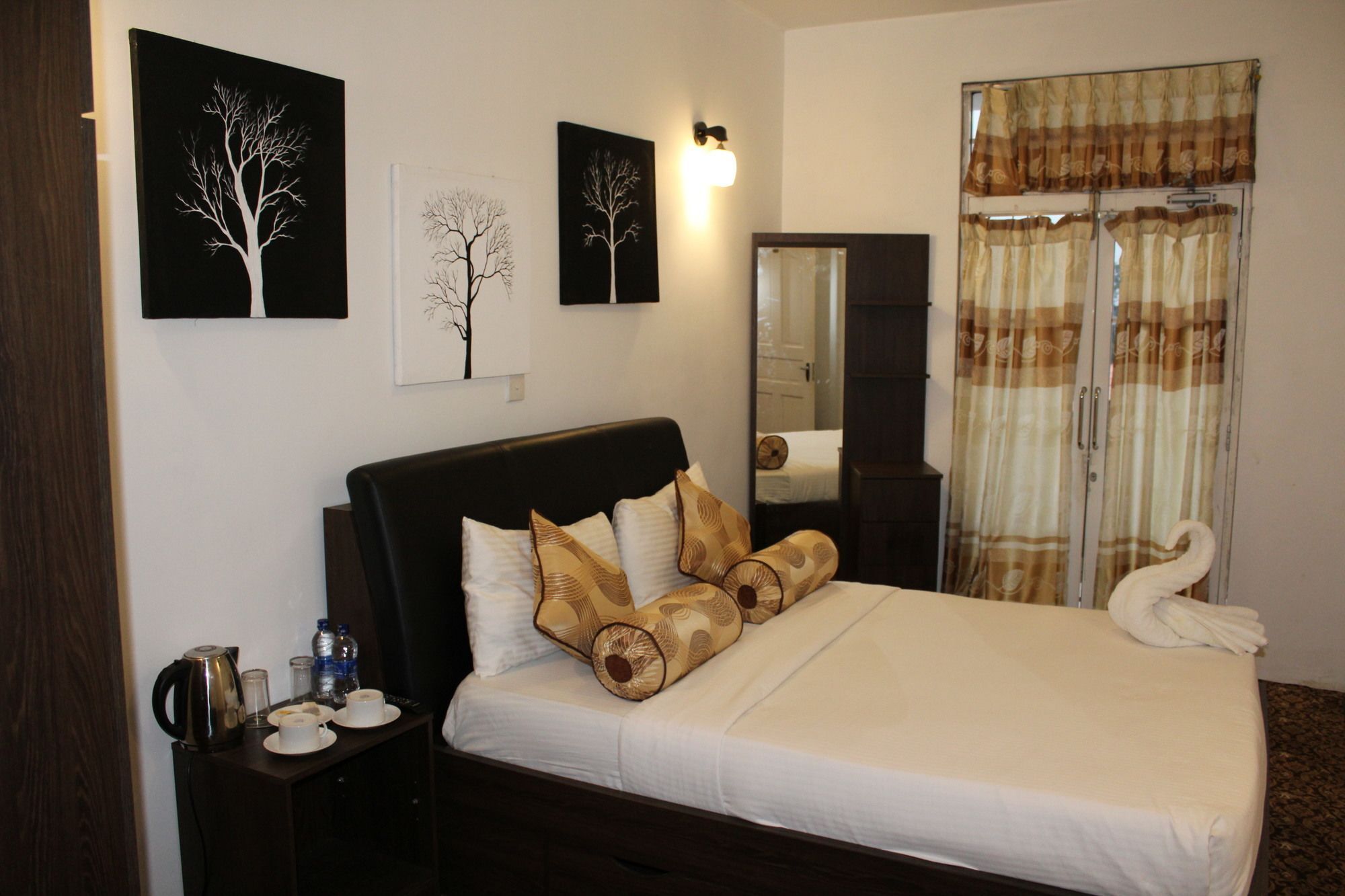 La Cottage Boutique Hotel & Restaurant นูวาราเอลิยา ภายนอก รูปภาพ